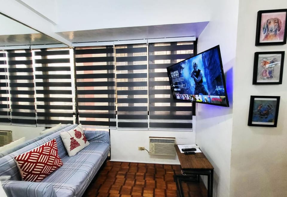 Studio Cove Sunrise View Next to Greenbelt Apartment in Pasay