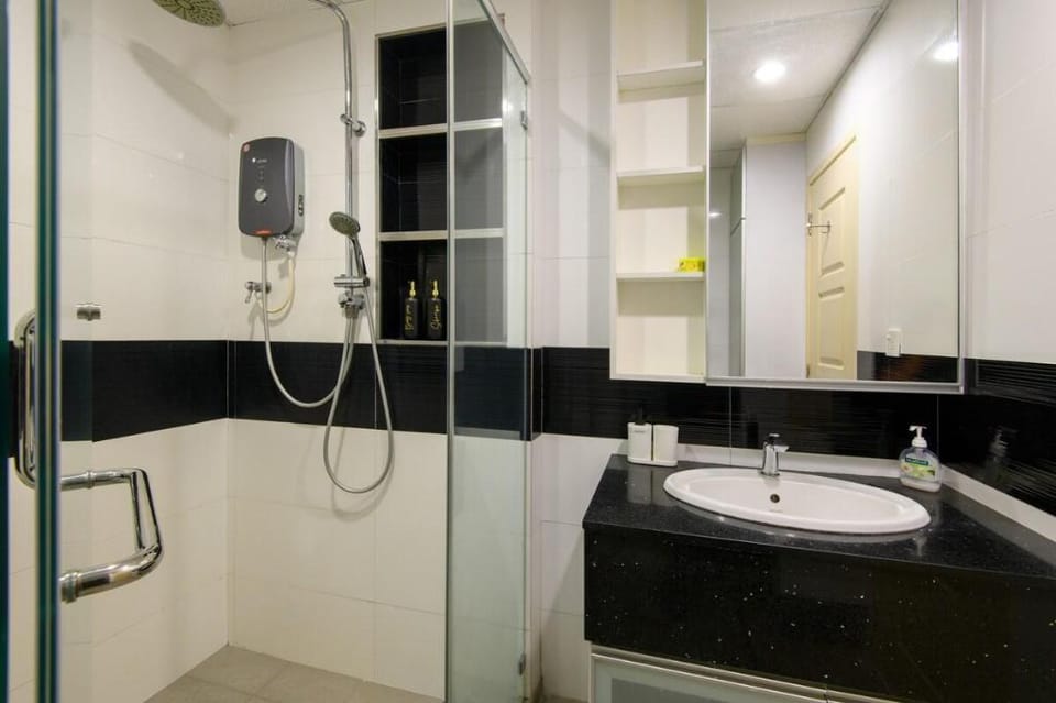 Cosy House/2R2B/1~8pax/Gurney/Mansion One Vacation rental in George Town