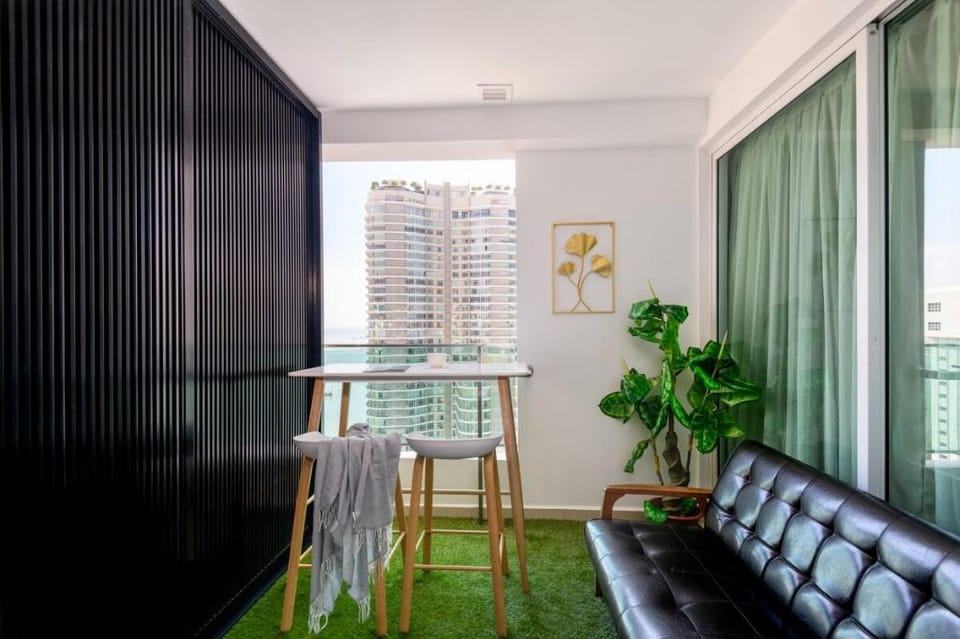 Seaview Garden/2R1B/1~8pax/Gurney/Mansion One Vacation rental in George Town