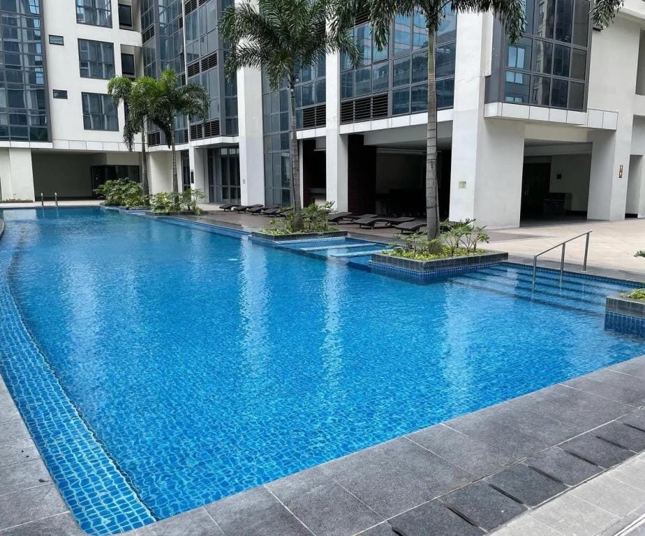 One Eastwood T1 Studio Unit with Pool Access Apartment in Quezon City