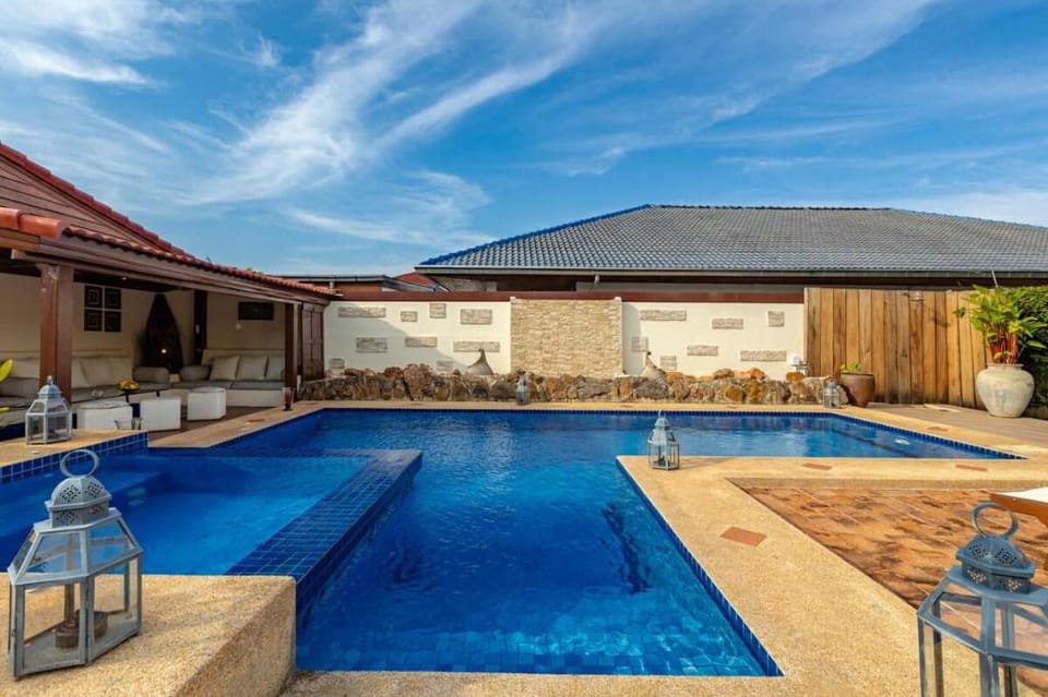 Tropical 6 Bedroom Villa (Sanctuary) Villa in Nong Kae