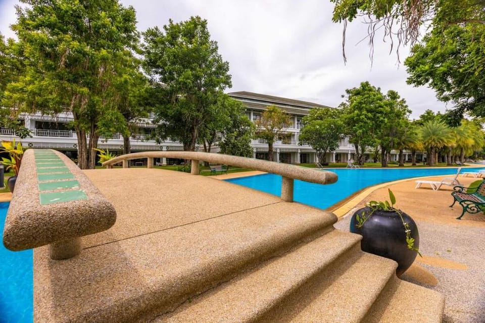 Four Bedroom Townhouse in Great Location! (BSS) Vacation rental in Nong Kae