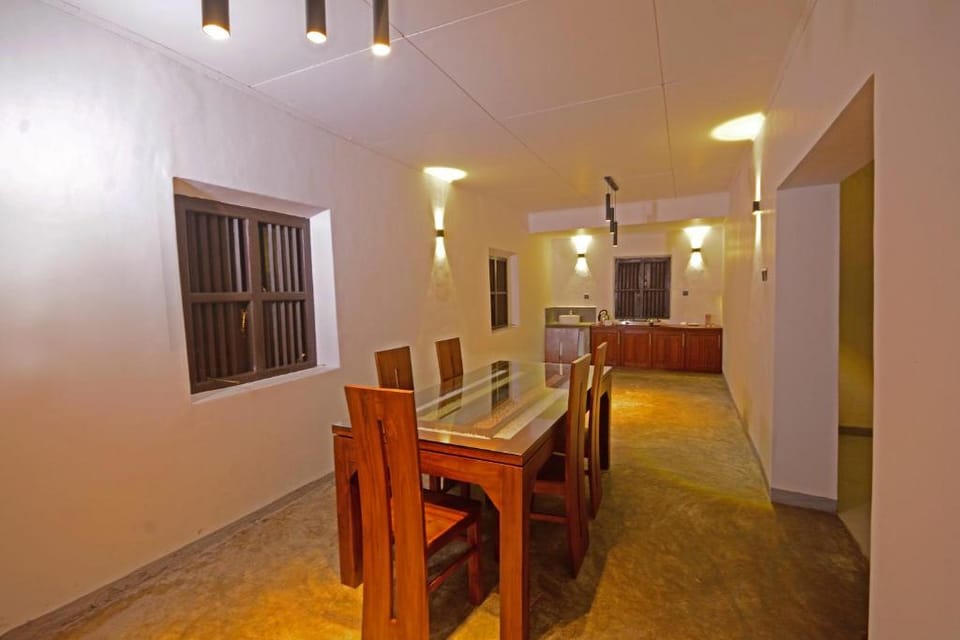 Newly Renovated Colonial Bungalow Near Hikkaduwa Vacation rental in Southern Province