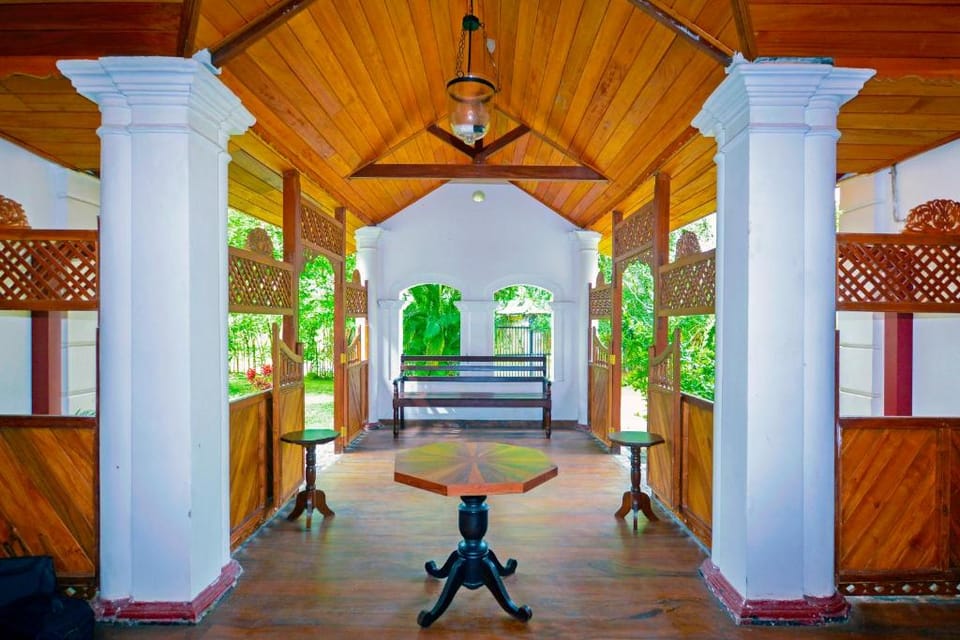 Newly Renovated Colonial Bungalow Near Hikkaduwa Vacation rental in Southern Province