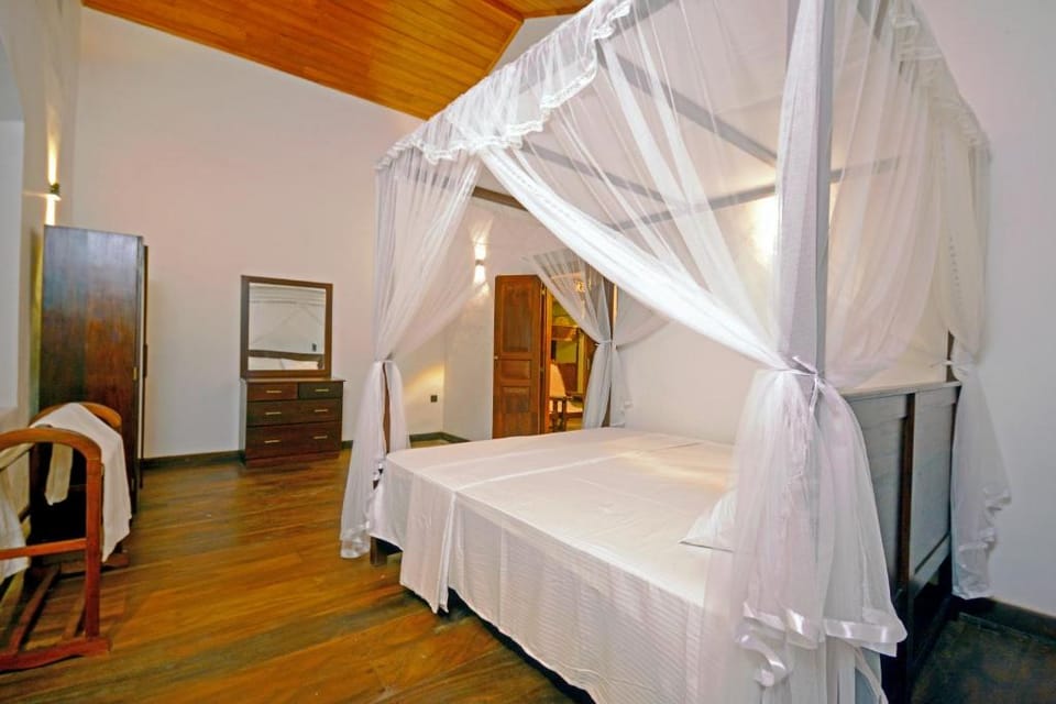 Newly Renovated Colonial Bungalow Near Hikkaduwa Vacation rental in Southern Province