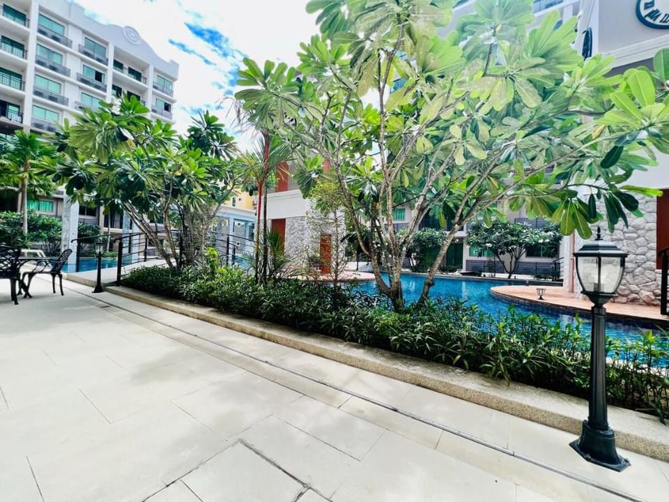 NEW! 1-BR W/Pool View New Arcadia Beach Condo Apartment in Pattaya City