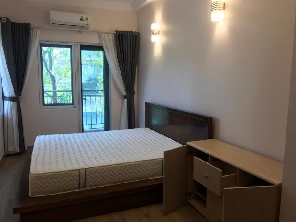 One bedroom Apartment with balcony R302 Vacation rental in Hanoi