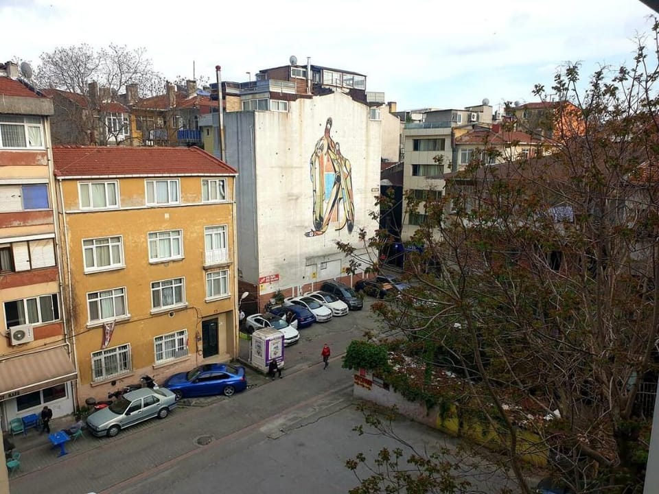 NEW DESIGNED 3+1 FLAT IN THE CENTER OF KADIKOY ⭕️ Vacation rental in Istanbul