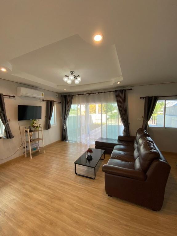 Royalhome khaokhansong Vacation rental in Chon Buri Changwat
