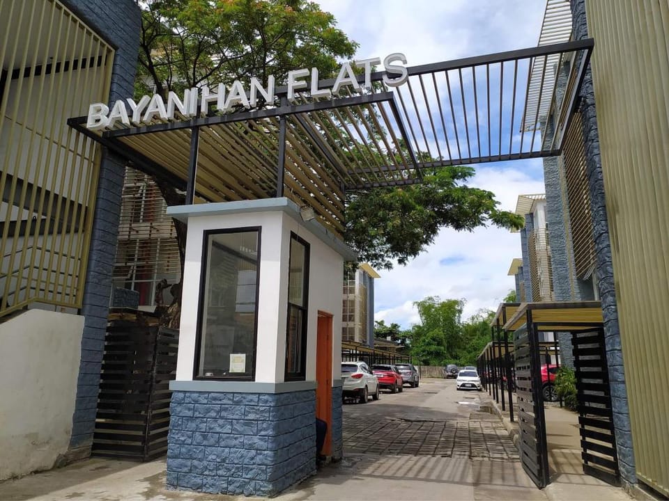 SJ Homestay - Condo Near Mactan Cebu Airport Apartment in Lapu-Lapu City