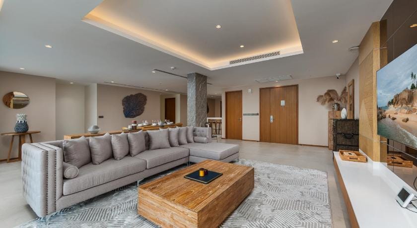 Beachfront Residence - Stunning Sea View Apartment in Choeng Thale