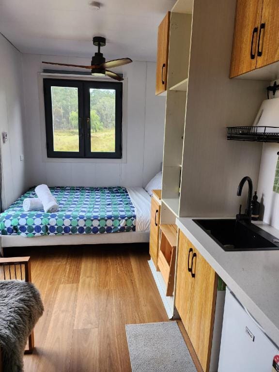 QB, 1Bath Tiny Home with mountain view - "Redbird" Vacation rental in Hartley