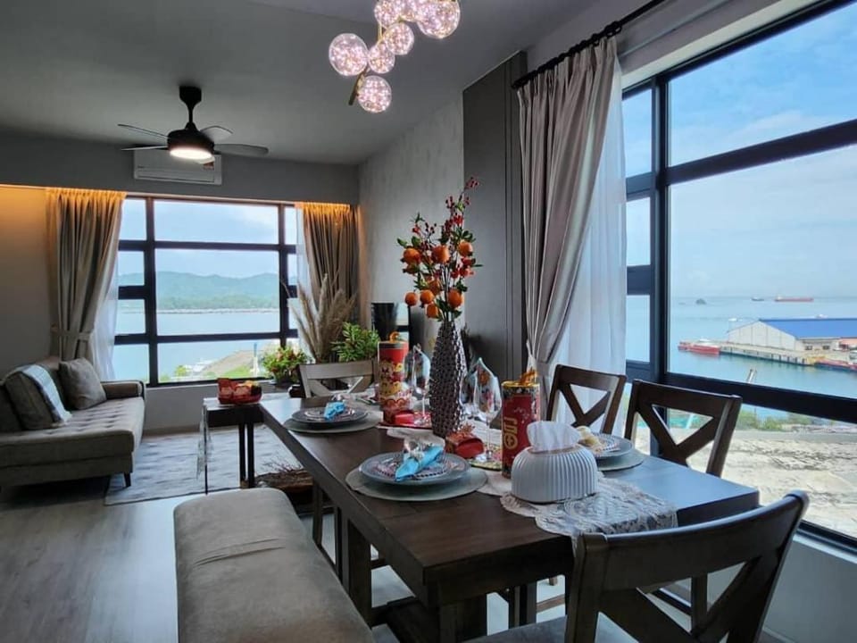 The Seaside Lavender Suite @ Jesselton Quay Apartment in Kota Kinabalu