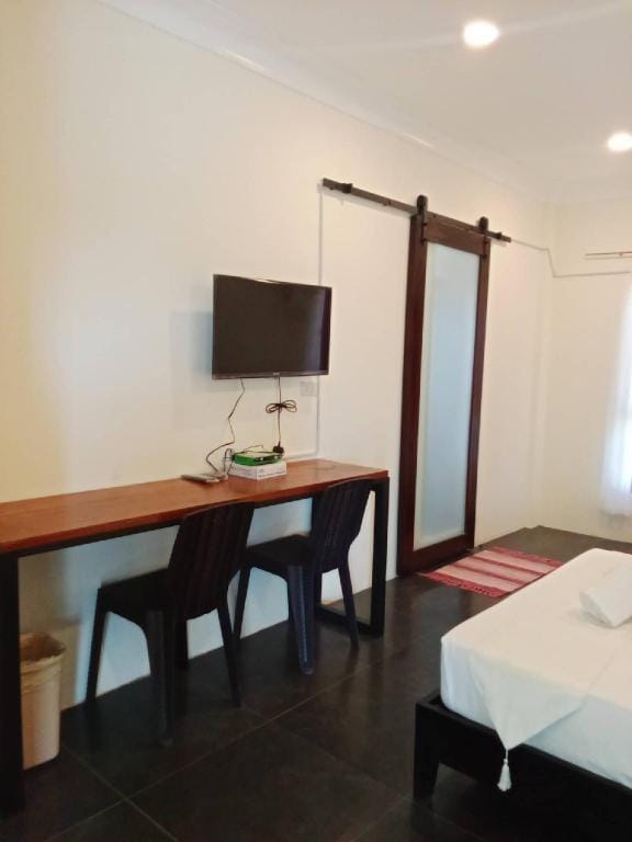 A's Azotea de Bohol  Studio Super Deluxe Quadro-18 Apartment in Tagbilaran City