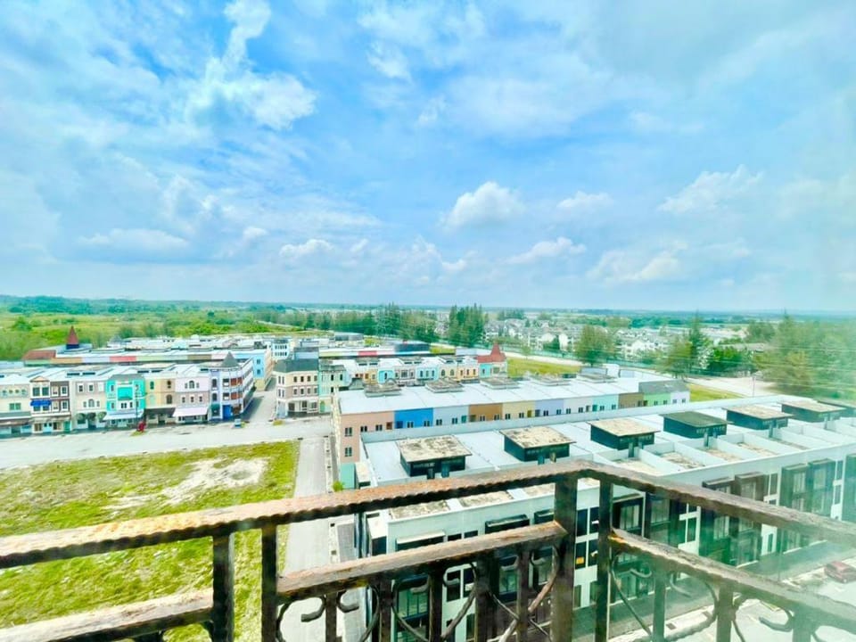 Champs Elysees Homestay (Corner Unit) Apartment in Perak