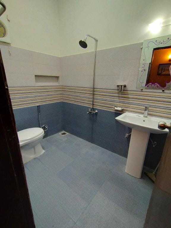 Guest house  Vacation rental in Karachi
