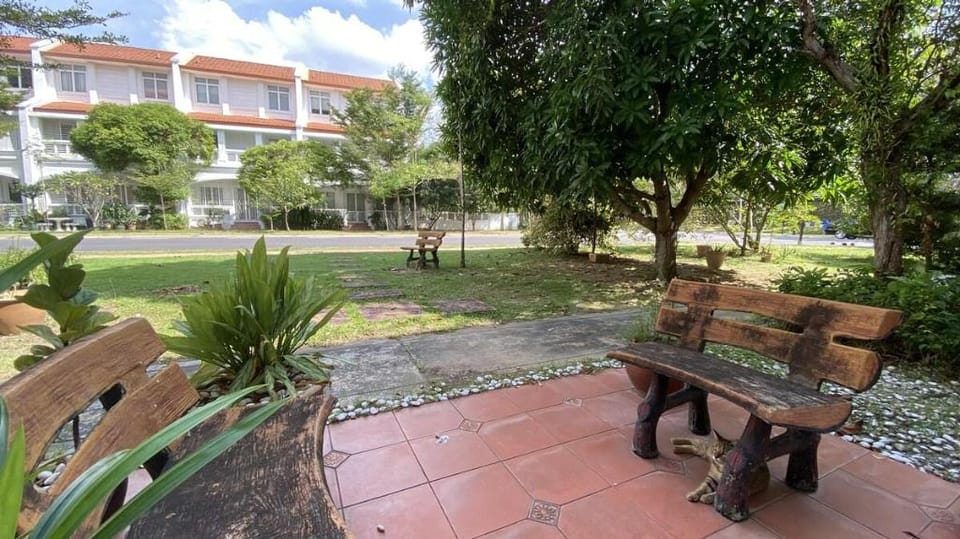 Cosy 3BR Courtyard Terrace House opp Straits Quay Vacation rental in Penang