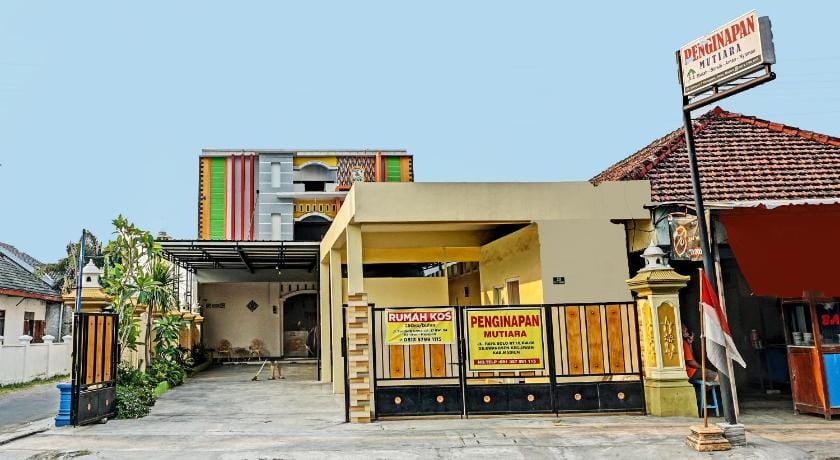 OYO 91599 Penginapan Mutiara Madiun Hotel in East Java