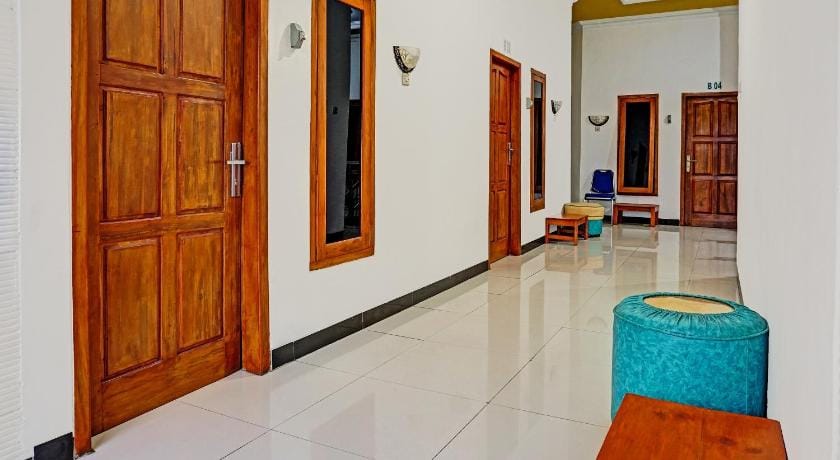 OYO 91599 Penginapan Mutiara Madiun Hotel in East Java