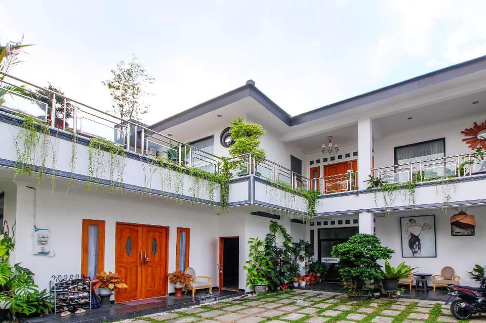 Collection O 91605 Nexdeco House Homestay Syariah Hotel in Special Region of Yogyakarta