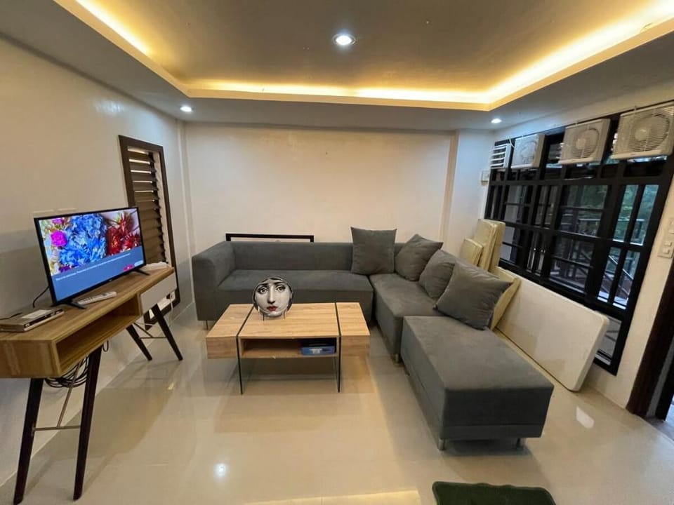 Cozy Tiny House with Outdoor Terrace and Kitchen Vacation rental in Baguio