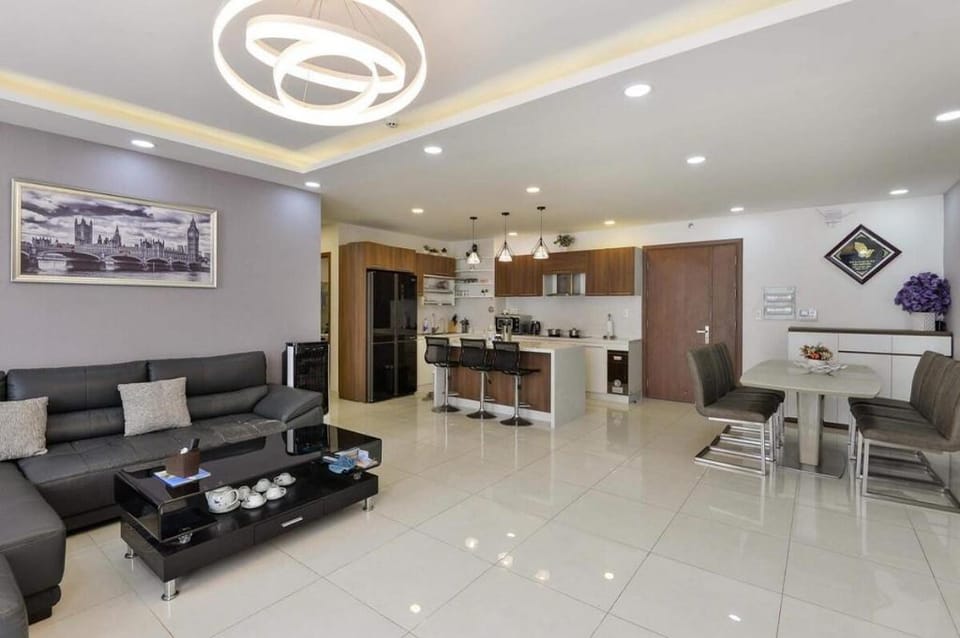 Grand Riverside - Finest 4 bedrooms apartment Apartment in Ho Chi Minh City