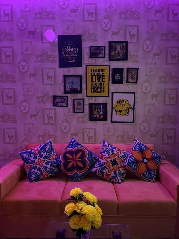 Modern and cozy apartment feels like home. Vacation rental in Lahore