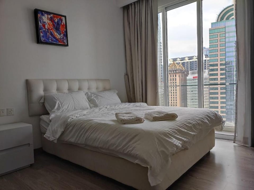 KLCC | Premium Queen bed | Ceylon Hill suites #05 Apartment in Federal Territory of Kuala Lumpur