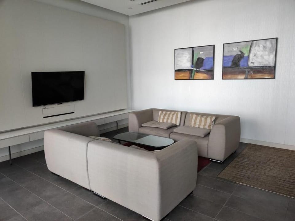 KLCC | Premium Queen bed | Ceylon Hill suites #05 Apartment in Federal Territory of Kuala Lumpur
