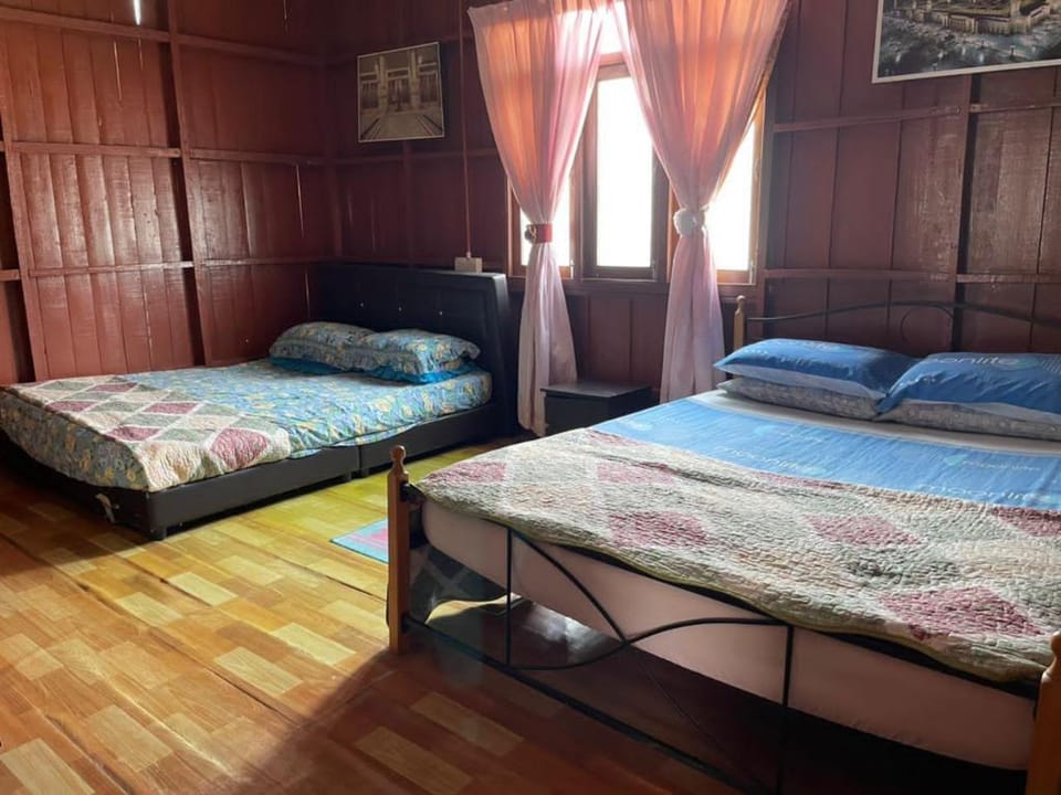 Cosy Traditional Wood House Vacation rental in Malaysia