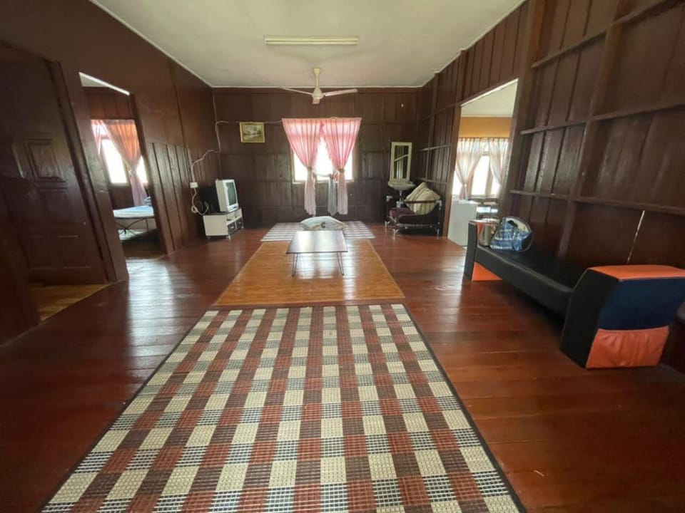 Cosy Traditional Wood House Vacation rental in Malaysia