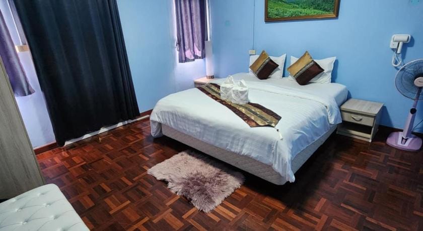 Chiangmai First House & Tour Hostel in Chiang Mai