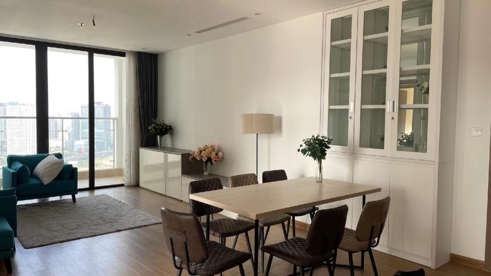 Uhome - 3 BRs apartment at Vinhomes Skylake Apartment in Laos