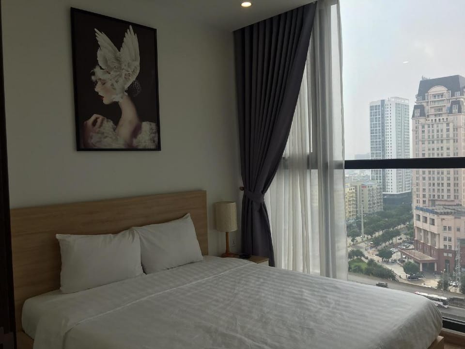 Uhome - 2 BRs apartment at Vinhomes Skylake Apartment in Laos