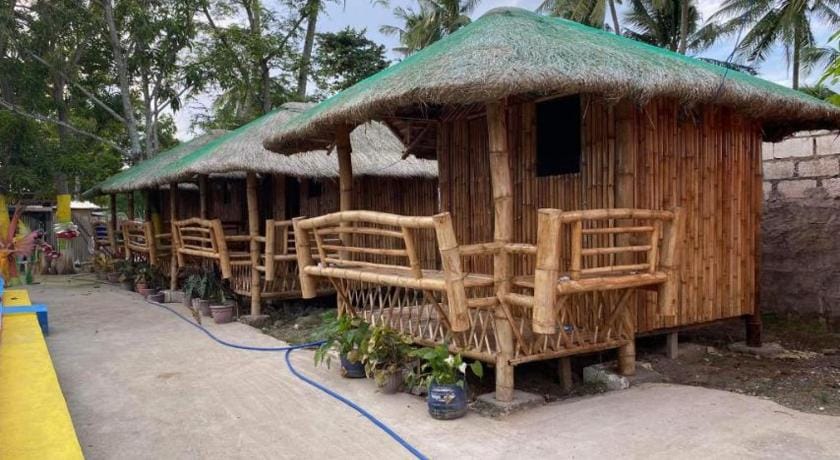 Scott's Seaview Resort Bed and Breakfast in Central Visayas