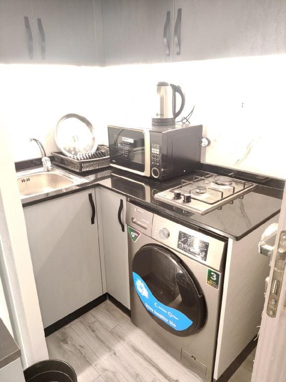 luxury room (42)m near downtown and all services Apartment in Africa