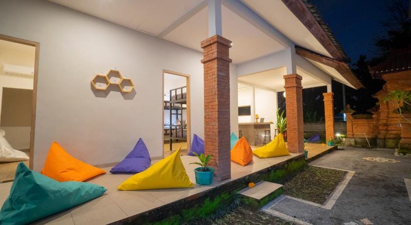 Aura Dormitory House Ubud Hostel in Ubud
