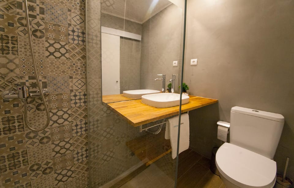 A31 - Tamar Top-Floor Flat Apartment in Lagos