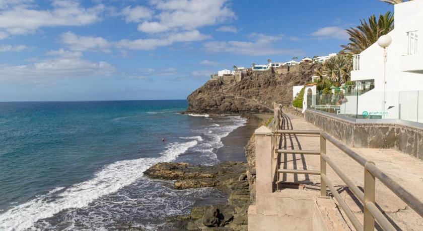 Viewpoint Over The Cliff By CanariasGetaway Apartment in Maspalomas