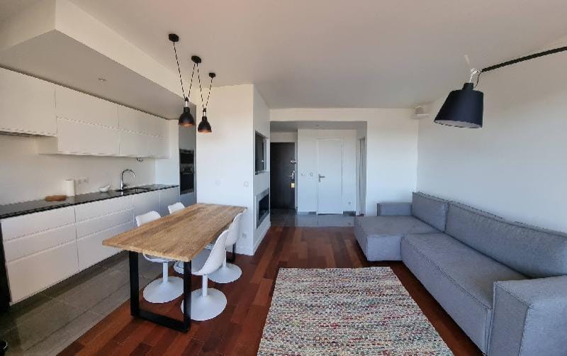 Luxury apartment with full city view and pool Apartment in Puteaux