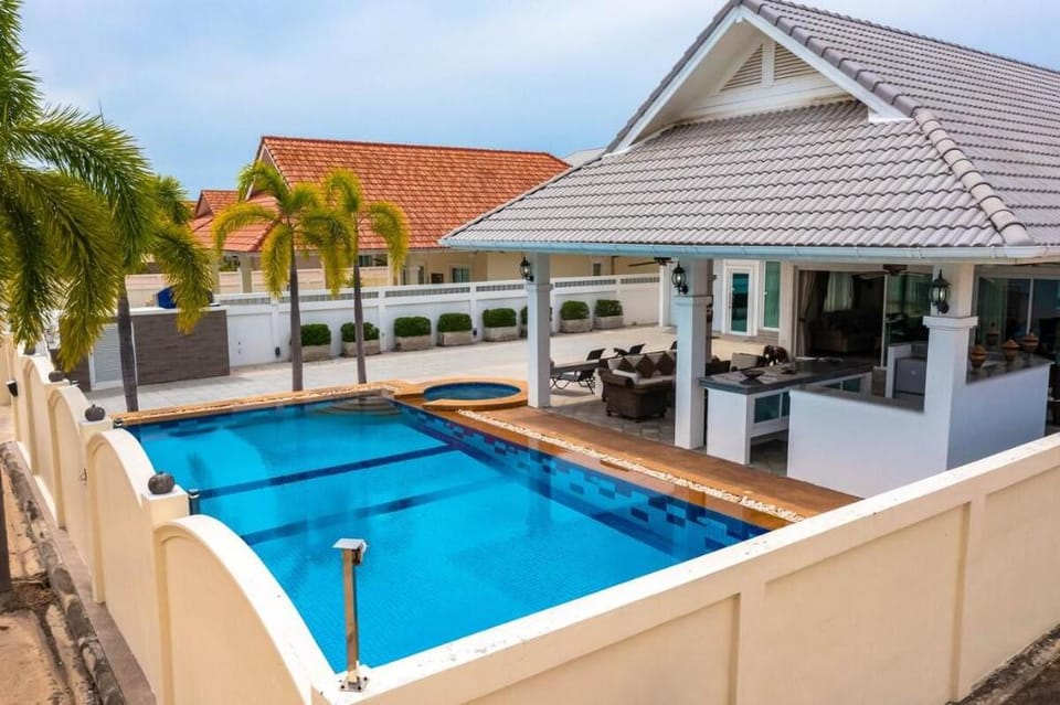 Private 3 Bedroom Pool Villa (PP10) Villa in Hua Hin District