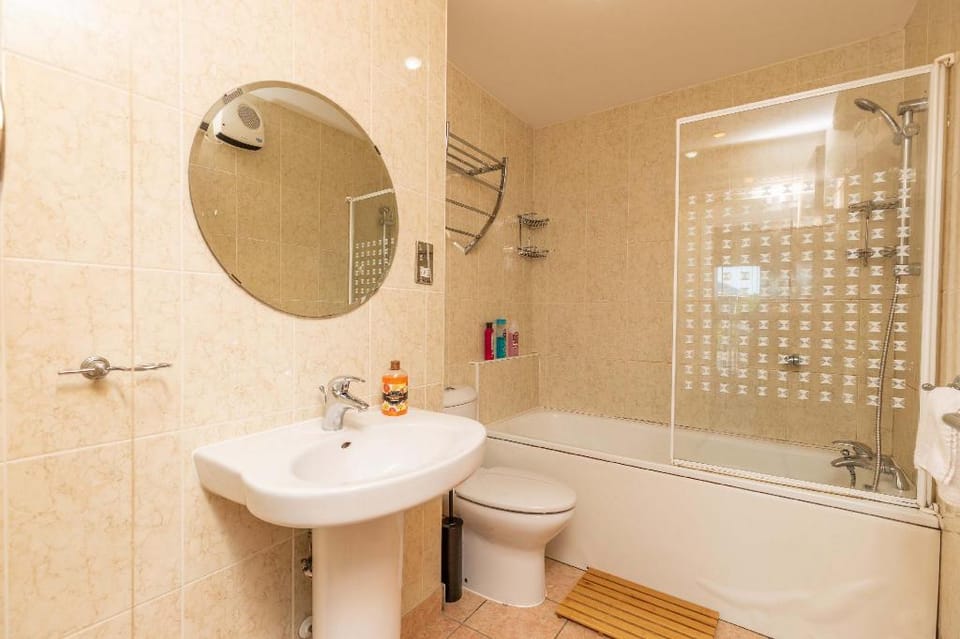 Oakstays Stylish Quayside Gem Apartment in Gateshead