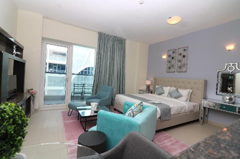 Spacious Studio Apt. in Cricket Tower- Sports City Apartment in Dubai