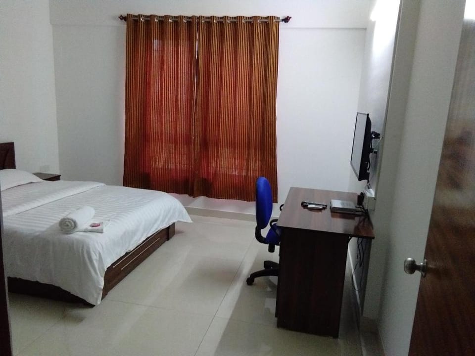 Luxury Service Apartment Magarpatta   Apartment in Pune