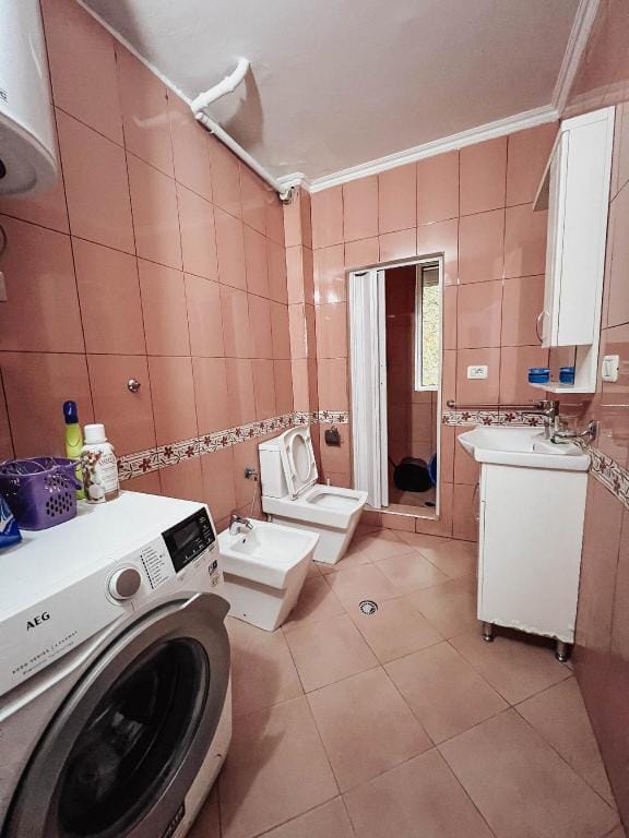 Spacious Fully Equipped Apartment with King Bed Vacation rental in Tirana