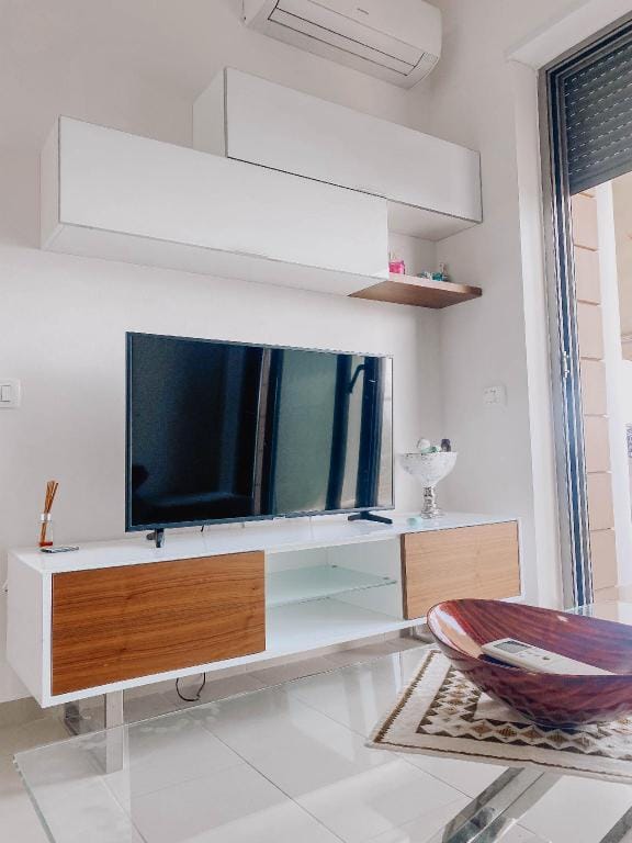 Spacious Fully Equipped Apartment with King Bed Vacation rental in Tirana