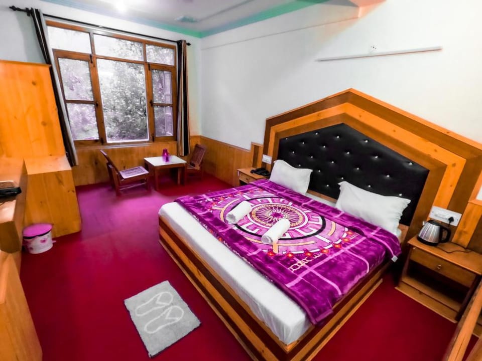 Rock Eagle Cottage Villa in Himachal Pradesh