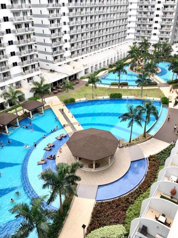 Kathy’s Crib 32sqm condo at shell residence  Apartment in Pasay