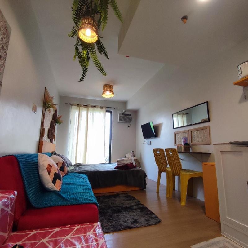 Cozyluxe Pine Suites Tagaytay Staycation Apartment in Tagaytay