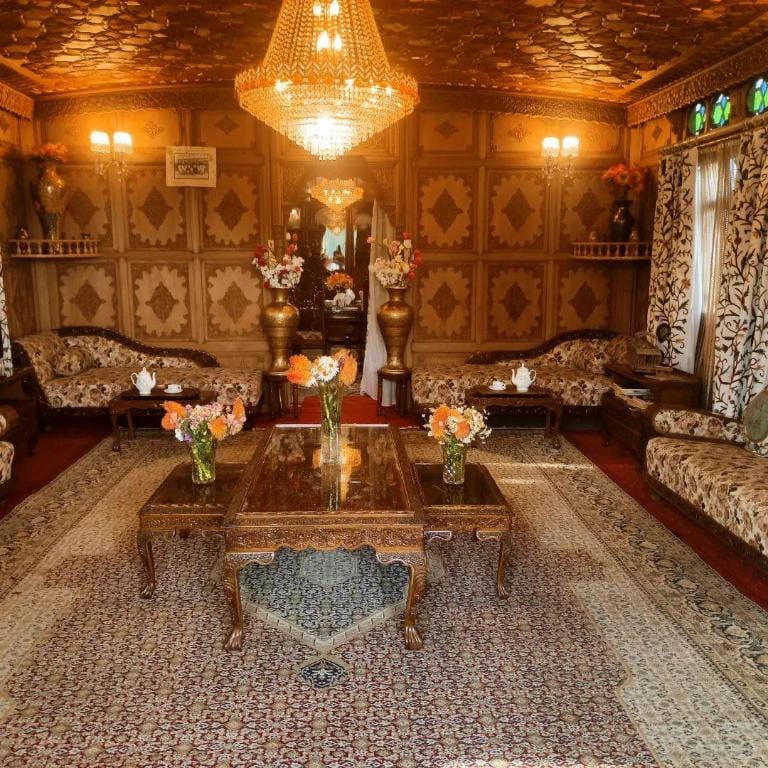 Heevan Houseboat Vacation rental in India